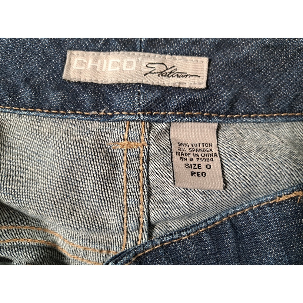 Chicos Platinum Ultimate Fit Slim Leg Jeans Blue Size 0 Regular Medium Wash - Picture 2 of 8